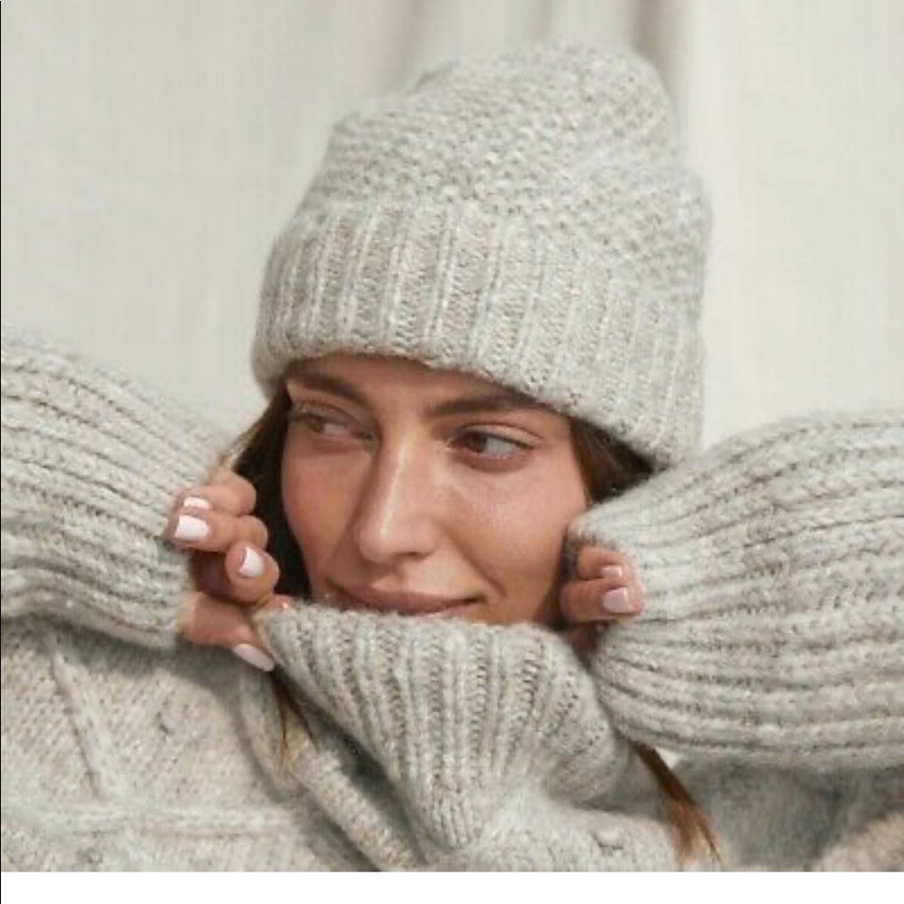 NWT Lunya Chunky Wool Beanie Color Stone
